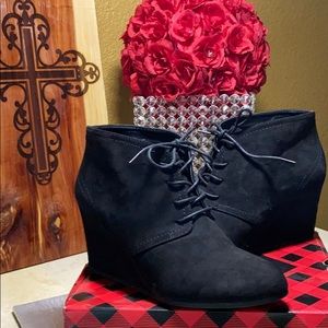 Arizona Lacie Booties